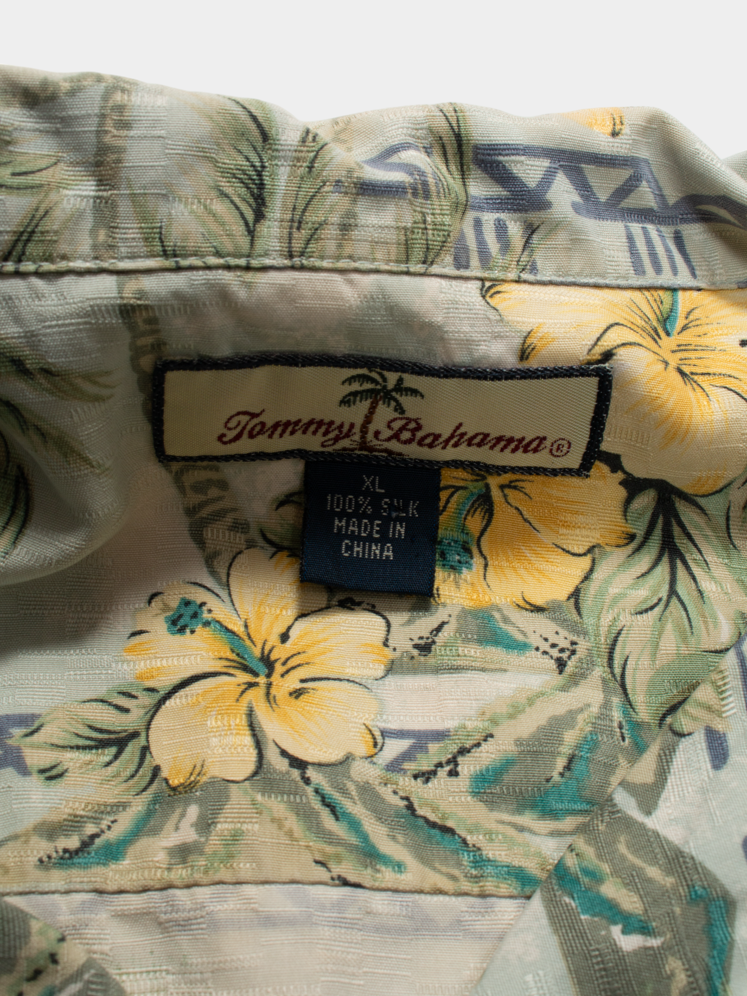 00s Tommy Bahama Flower Print Silk Hawaiian Shirt XL - The Thrift